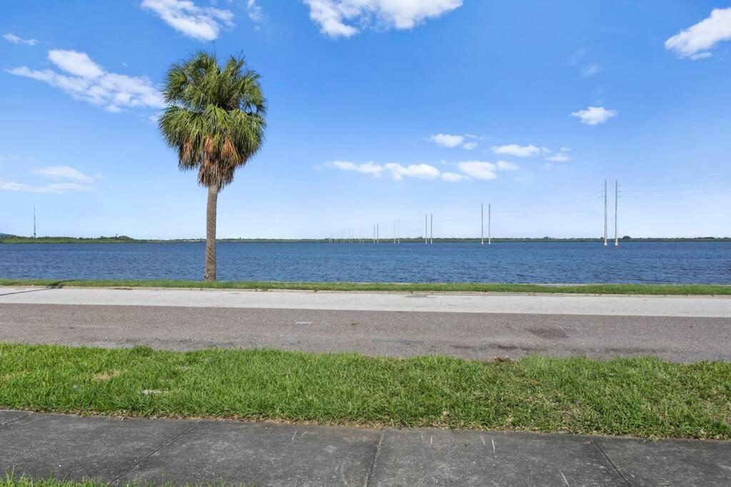 فيلا Mermaids Grotto Waterfront 1Br Apt With Bay View تامبا المظهر الخارجي الصورة